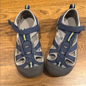 Keen Blue and Gray Outdoor Sandals with Closed Toe EUC. Worn a few times.
